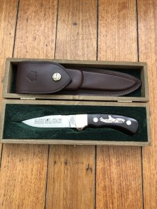 Puma Knife: Puma Rarity Original 1769-1991 4 Star Fixed Blade COPPER Silberlöwe Knife with Grenadill Handle in Original Box
