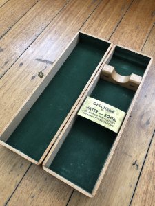 Puma Knife: Puma Rare & Mint Pre 1964 Original White Hunter Wooden Box