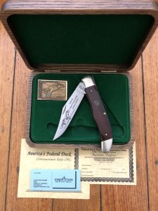 Schrade Ducks Unlimited USA-Made Federal Duck Stamp 1992/93 knife in Wooden Gift Box