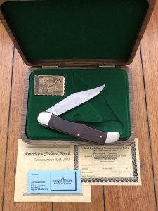 Schrade Ducks Unlimited USA-Made Federal Duck Stamp 1992/93 knife in Wooden Gift Box