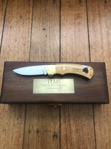 Puma Knife: Limited Edition 715 4 Star Spirit of Massachusetts Scrimshawed Handle in Wooden Presentation Box