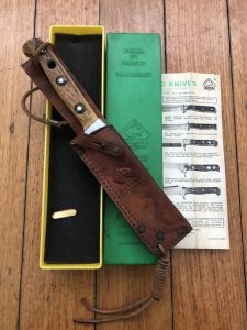 Puma Knife: 1972 Puma Skinner with Stag Antler Handle & Original Green & Yellow Box