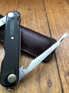 Puma Knife: Puma Rare 1967 model 863 Angler Knife complete with needle and custom pouch #42607