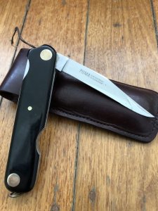 Puma Knife: Puma Rare 1967 model 863 Angler Knife complete with needle and custom pouch #42607