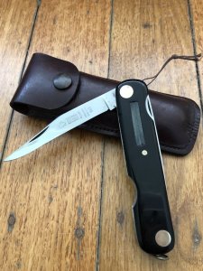 Puma Knife: Puma Rare 1967 model 863 Angler Knife complete with needle and custom pouch #42607