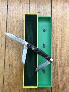 Puma Knife: Puma Rare Original 1977 Boxed 675 Stock Knife with Red Bone Handle