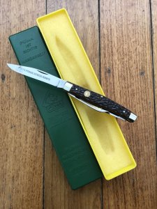 Puma Knife: Puma Rare Original 1969 Boxed 675 Stock Knife with Red Bone Handle