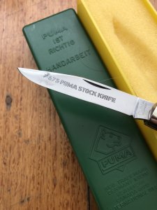 Puma Knife: Puma Rare Original 1969 Boxed 675 Stock Knife with Red Bone Handle