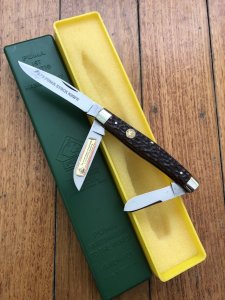 Puma Knife: Puma Rare Original 1969 Boxed 675 Stock Knife with Red Bone Handle