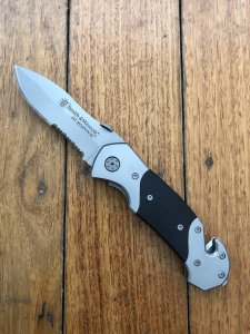 Smith & Wesson 1st Response Tactical Rescue Folding Knife