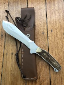 Puma Knife: Puma Rare Original 2001 New Hunter Model 118375 in original sheath #57102-1