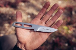 Puma Knife: Puma Hunt To Survive Small Steel Star Frischling (Piglet) Neck/Pack Knife